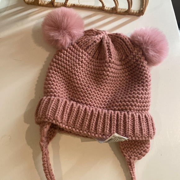 Zara Other - Zara Knit Faux Fur Pom Pom Beanie EUC